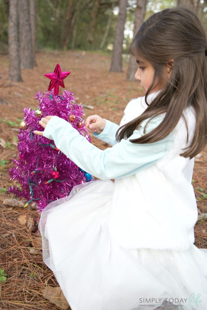 Meaningful Family Holiday Traditions + $50 OshKosh B’gosh Giveaway - Decorating Christmas Tree Tradition 